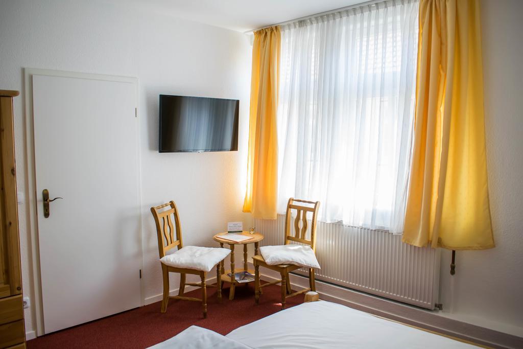 Hotel Deutsches Haus Northeim Exterior photo